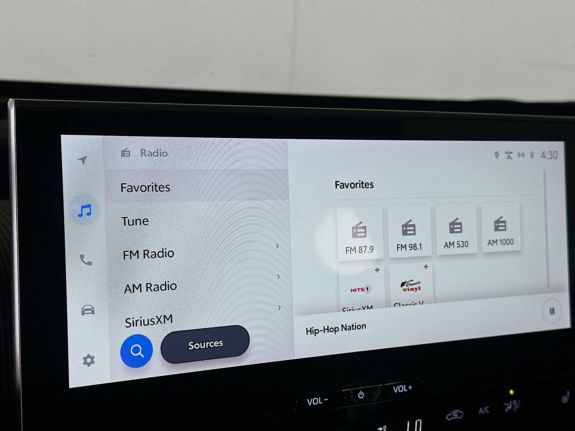 Used 2023 Toyota bZ4X XLE w/ Weather Package FWD image 19