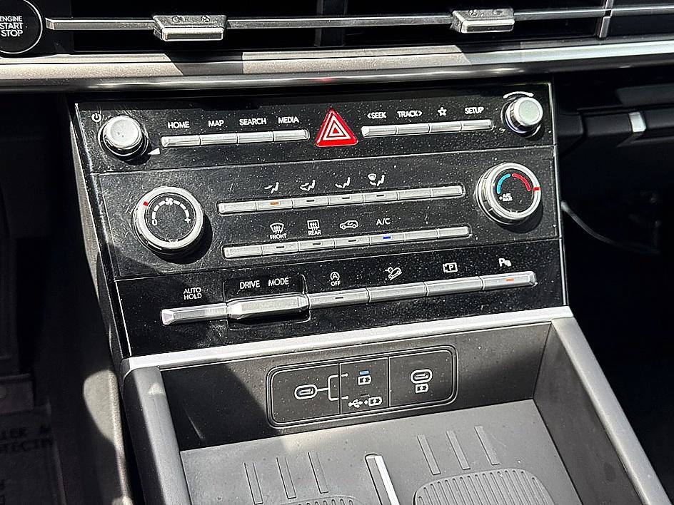 Used 2025 Hyundai Santa Fe SE image 15