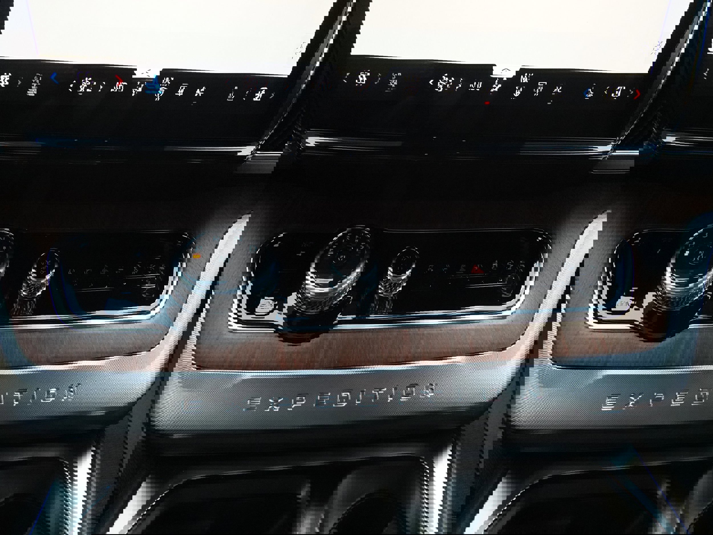 Used 2025 Ford Expedition King Ranch image 29