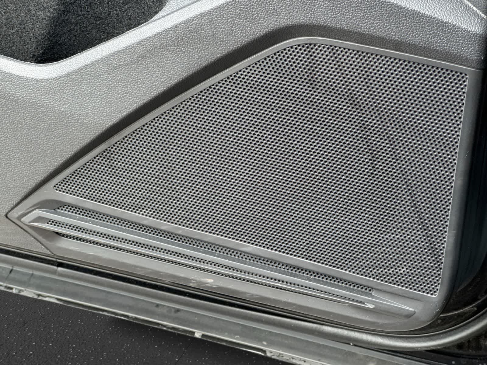 Used 2024 Volkswagen Tiguan SE w/ Panoramic Sunroof Package FWD image 37