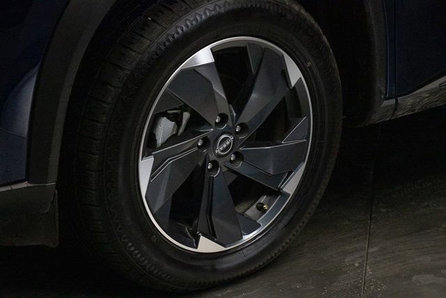 Used 2024 Nissan Rogue SV image 7