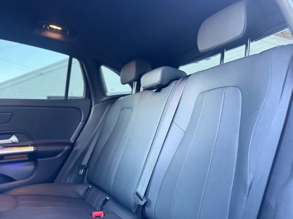 Used 2025 Mercedes-Benz GLA 250 4MATIC w/ Exclusive Package image 23