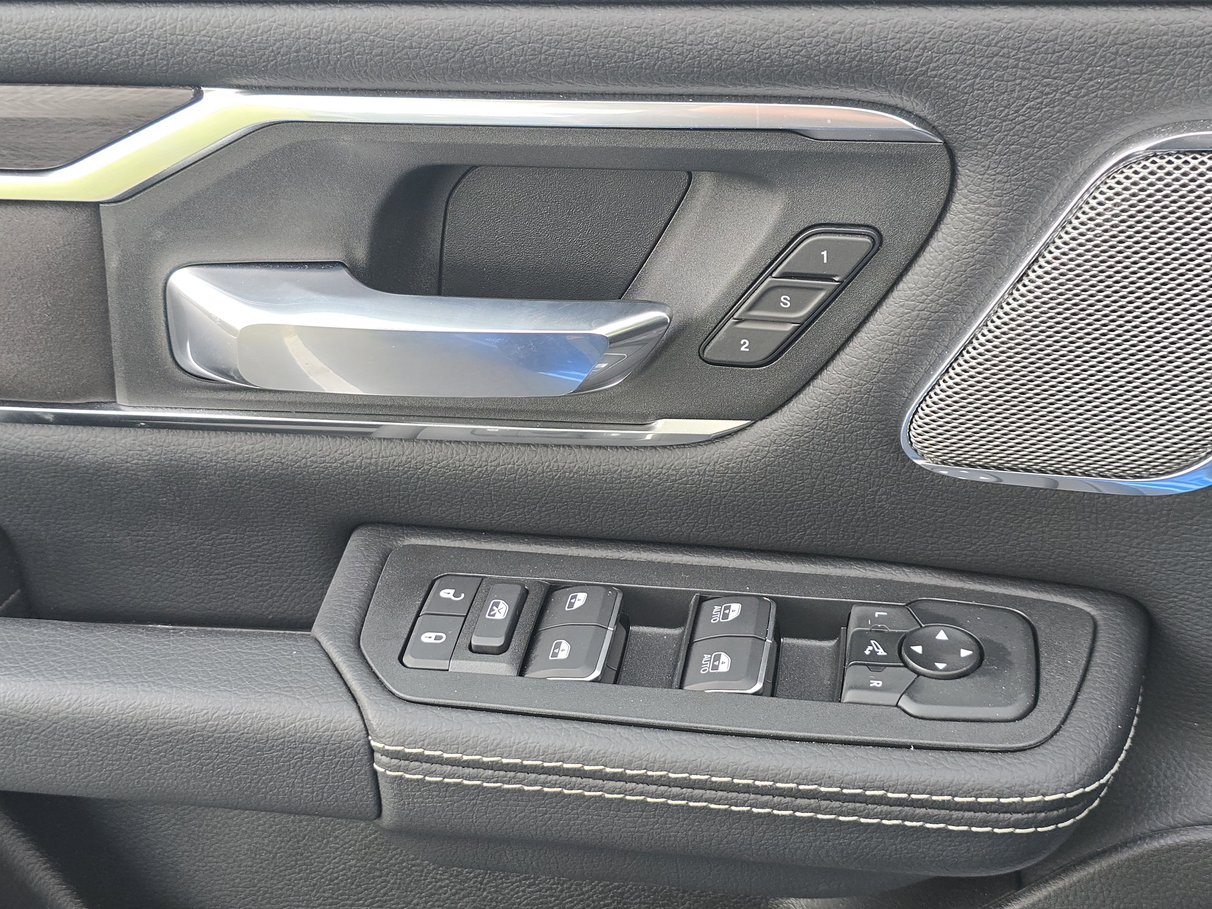 New 2025 RAM 1500 Laramie w/ Night Edition AWD/4WD image 28