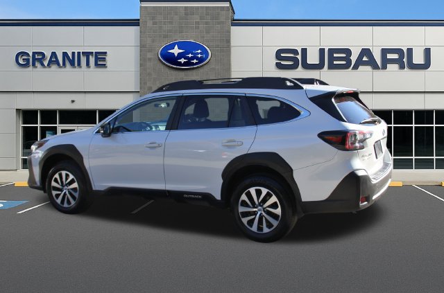 Used 2024 Subaru Outback Premium AWD/4WD image 8