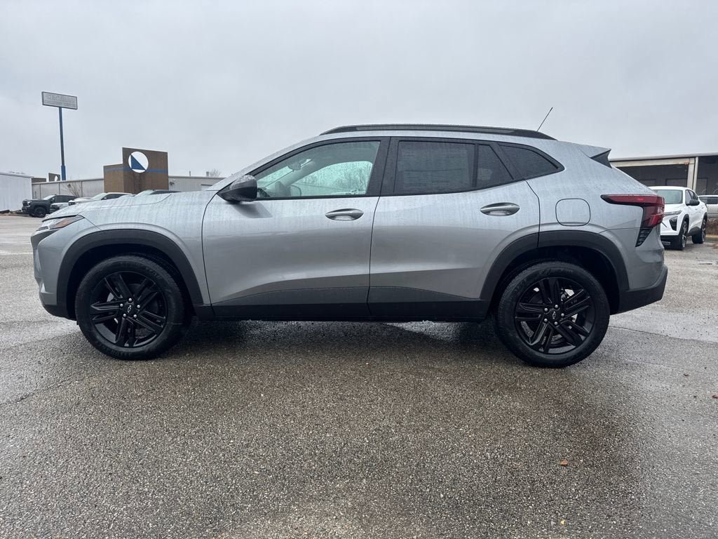 New 2026 Chevrolet Trax ACTIV w/ Sunroof Package FWD image 3