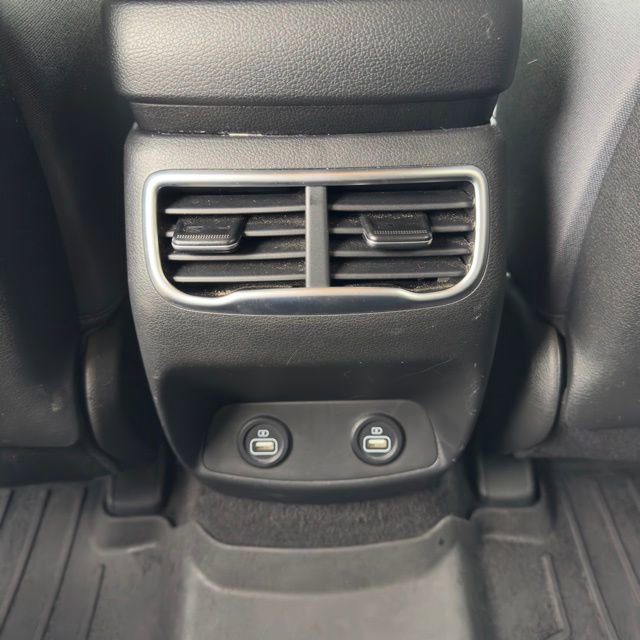 Used 2022 Hyundai Santa Fe SEL image 15