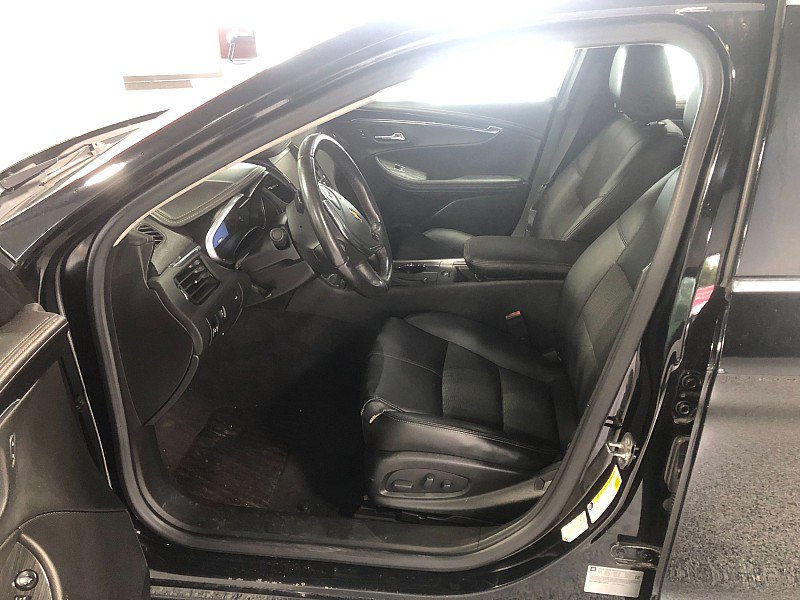 Used 2017 Chevrolet Impala LT FWD image 9