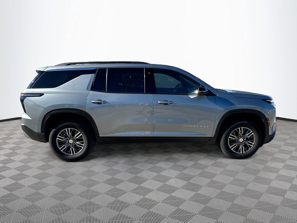 Used 2024 Chevrolet Traverse LT image 4
