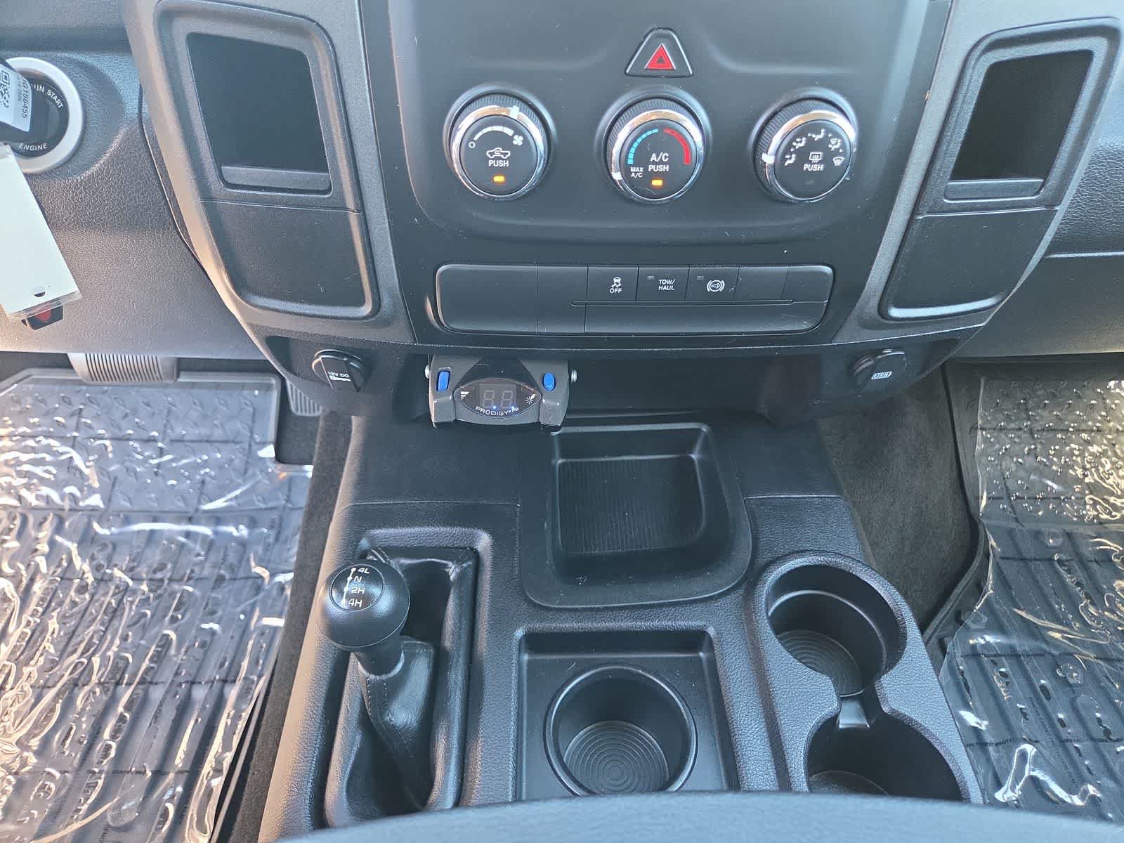 Used 2018 RAM 2500 ST AWD/4WD image 25