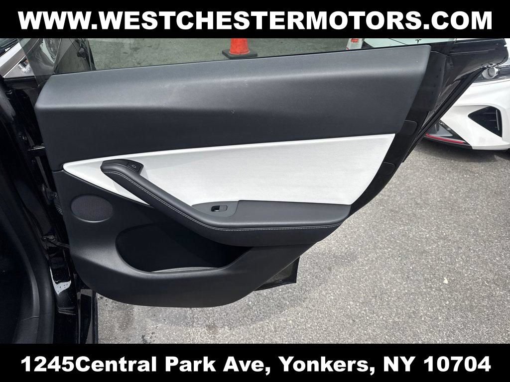 Used 2021 Tesla Model Y Long Range AWD/4WD image 18