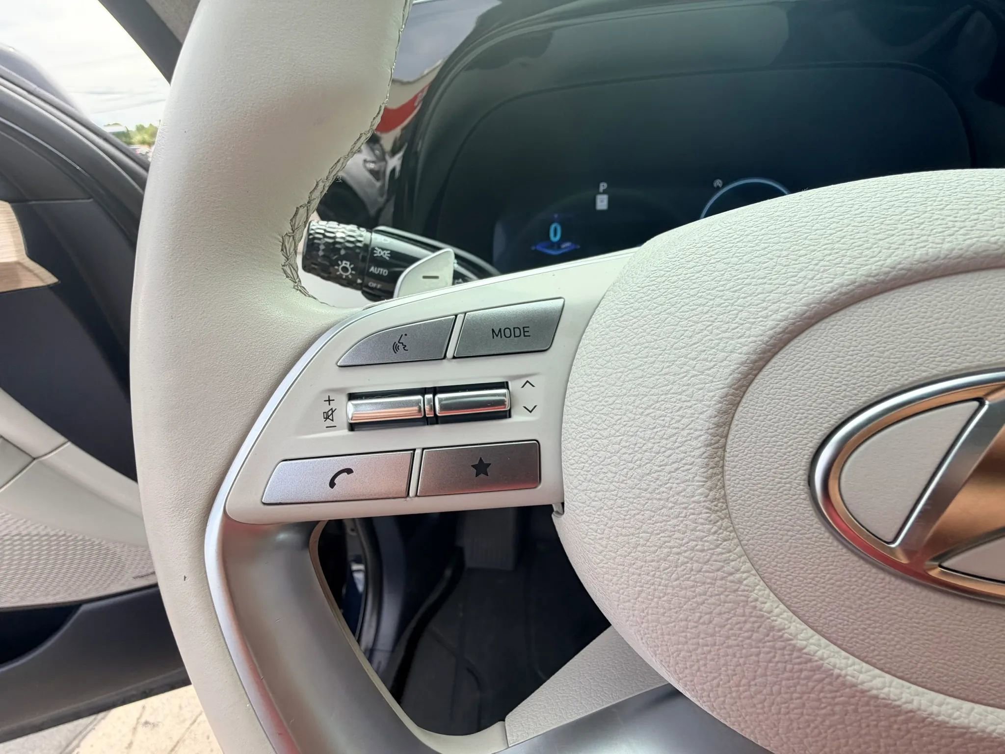 Used 2023 Hyundai Palisade Limited w/ Winter Package image 14