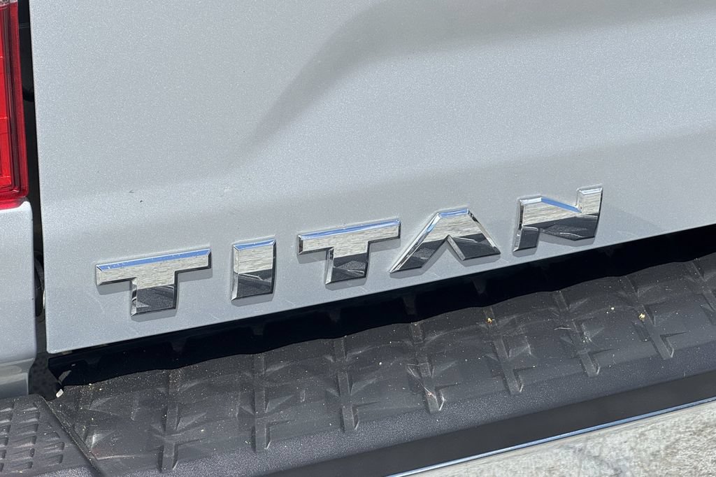 Used 2017 Nissan Titan SV AWD/4WD image 21