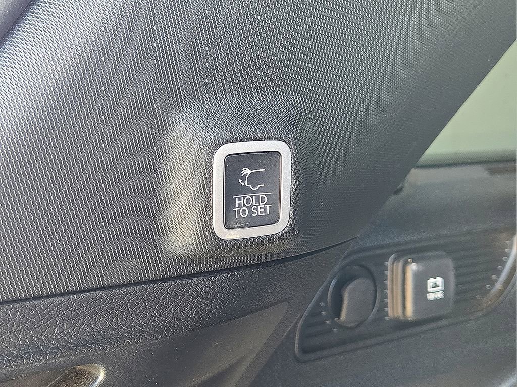 Used 2023 Jeep Grand Cherokee Altitude image 15