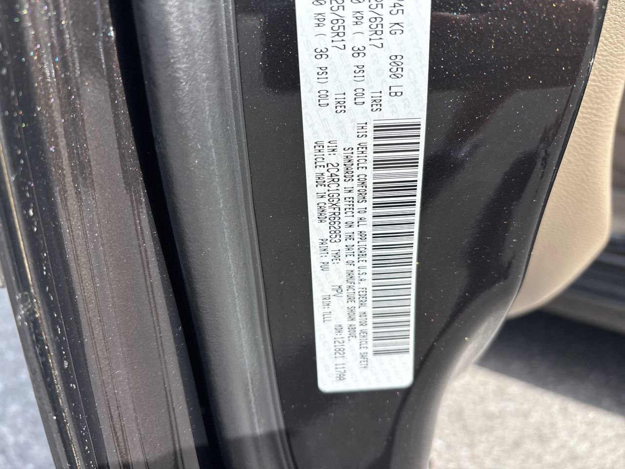 Used 2015 Chrysler Town & Country Limited Platinum FWD image 23