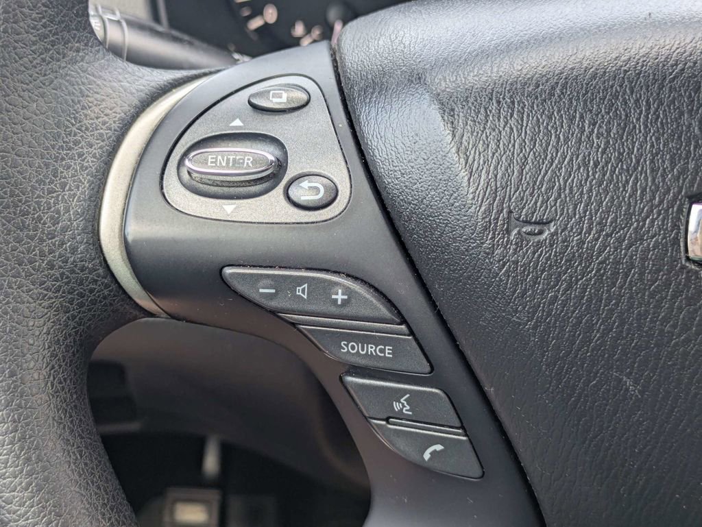 Used 2018 Nissan Pathfinder S AWD/4WD image 26
