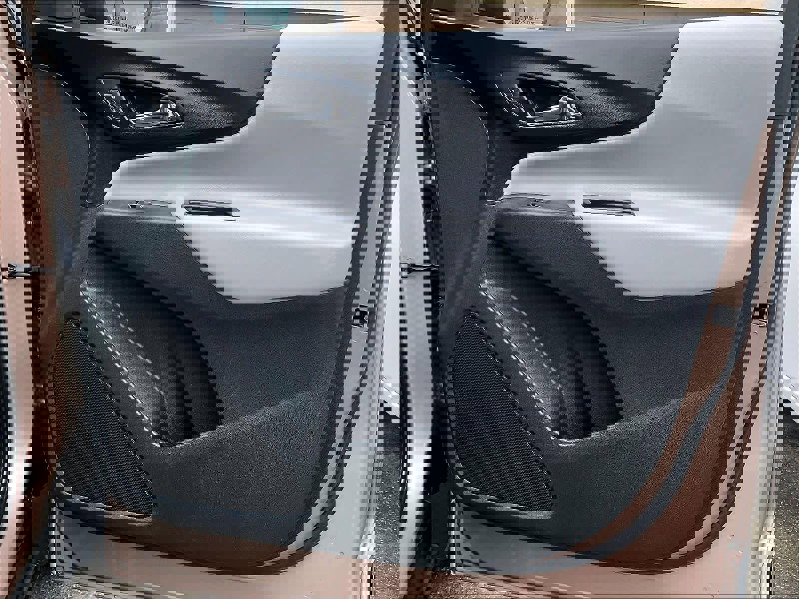 Used 2019 Chevrolet Equinox LS image 12