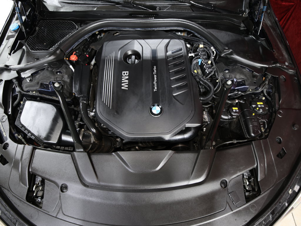 Used 2018 BMW 740i RWD image 31
