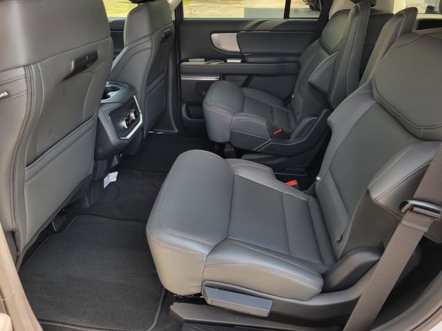 New 2025 Ford Expedition Active image 27