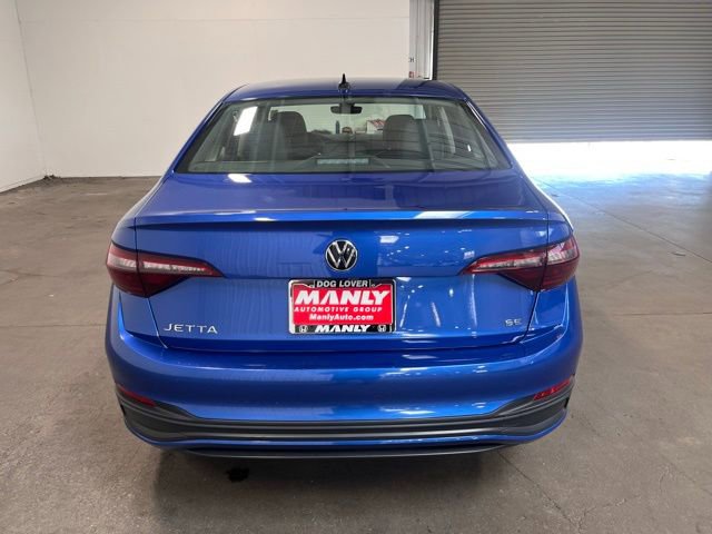 Used 2024 Volkswagen Jetta SE image 4