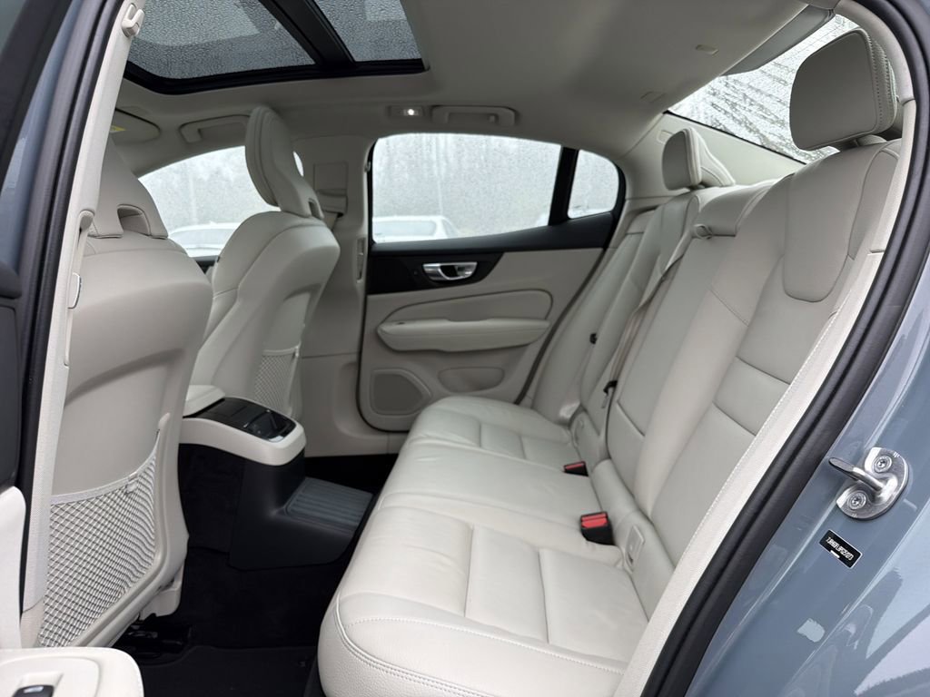 Used 2023 Volvo S60 T8 Plus image 14