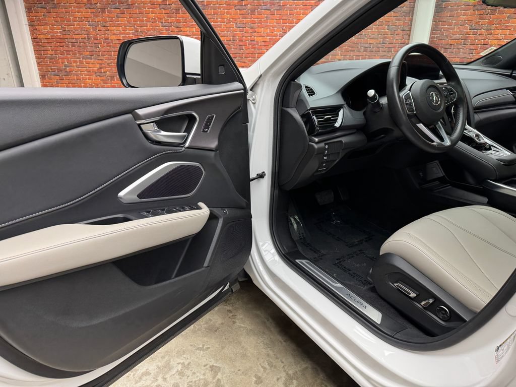 Used 2025 Acura RDX SH-AWD image 10