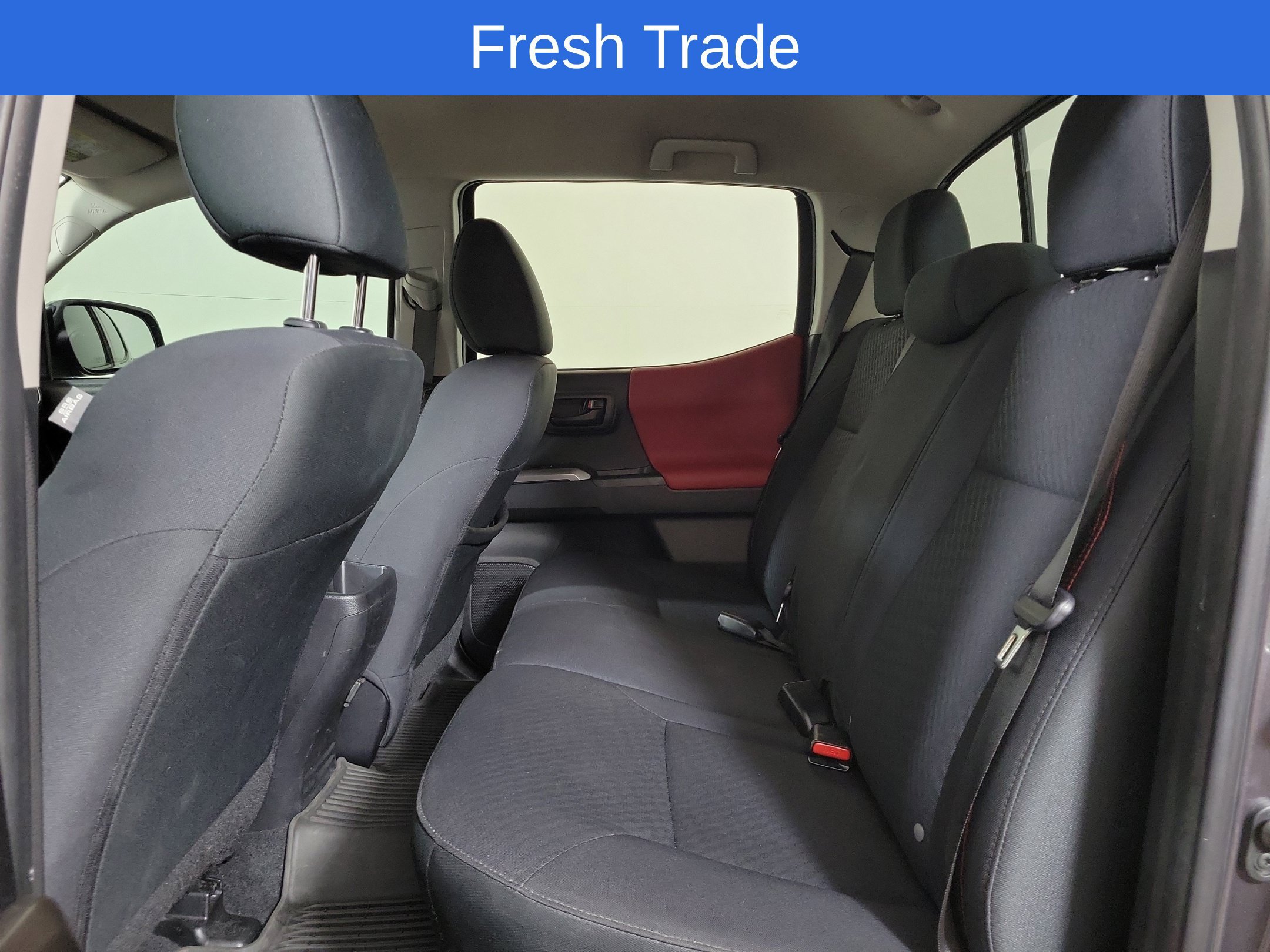 Used 2022 Toyota Tacoma SR5 w/ SR5 Appearance Package (SM) RWD image 22