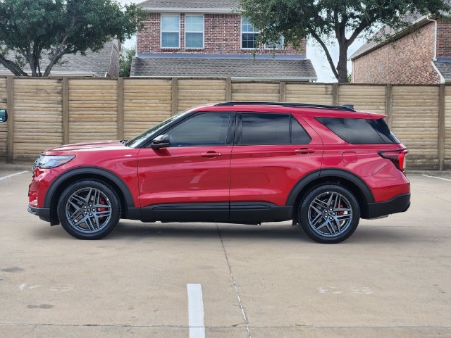 Used 2025 Ford Explorer ST-Line w/ Premium Package RWD image 13