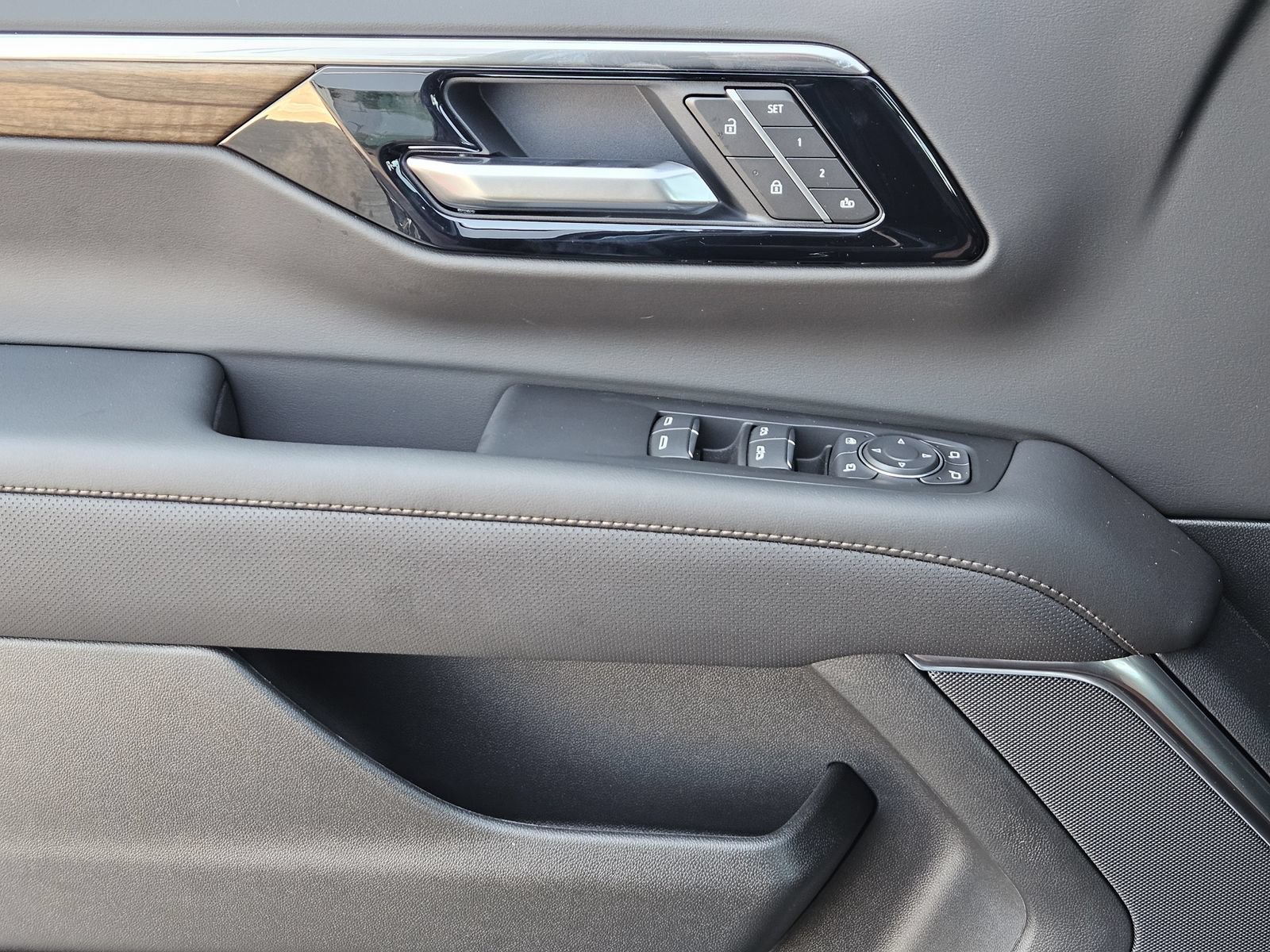 New 2026 Chevrolet Tahoe High Country AWD/4WD image 25