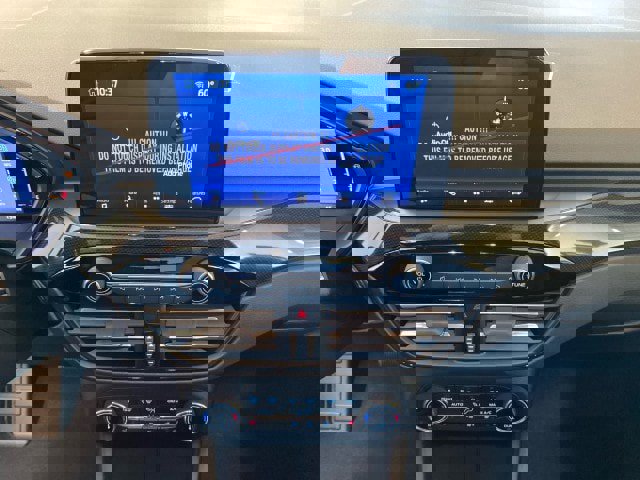 New 2025 Ford Escape ST-Line w/ Cold Weather Package image 24