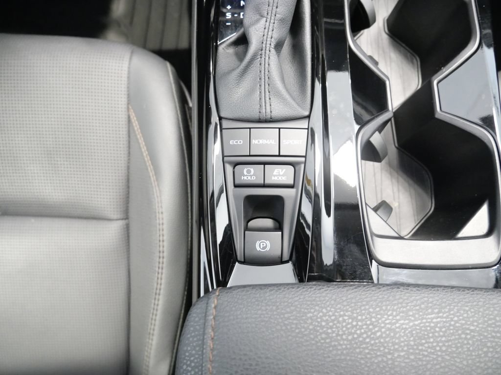 Used 2026 Toyota Camry XLE AWD/4WD image 33