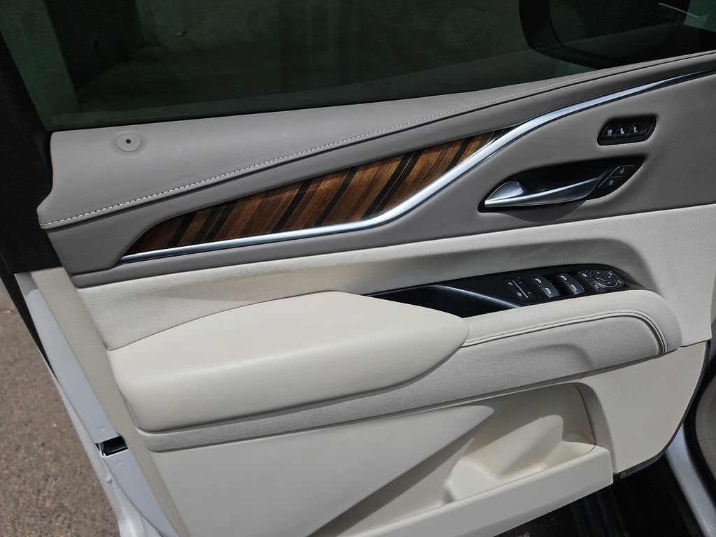 Used 2022 Cadillac Escalade ESV Premium Luxury Platinum w/ LPO, Radiant Package AWD/4WD image 11