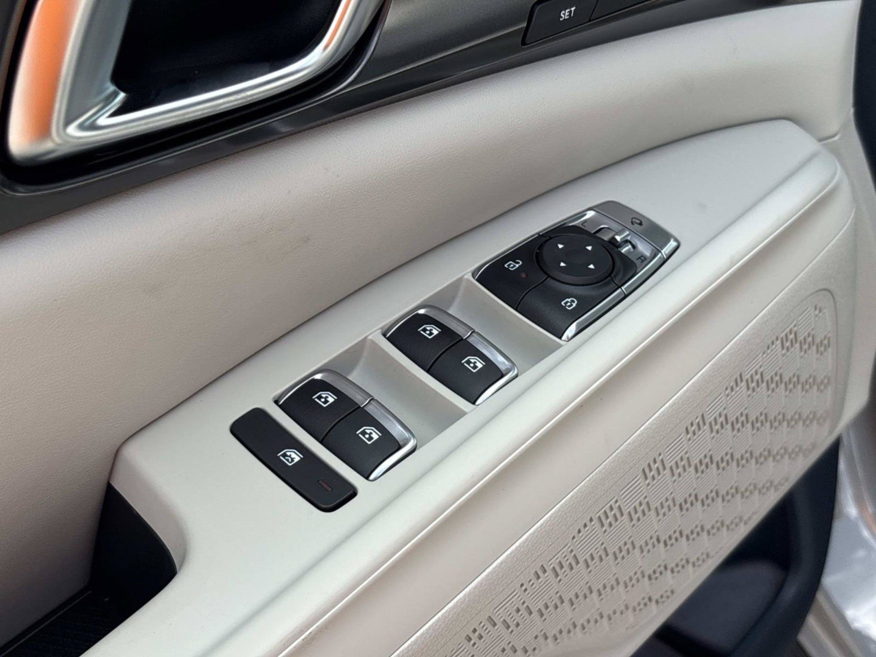 New 2027 Kia Carnival SX w/ Dark Edition Package FWD image 22