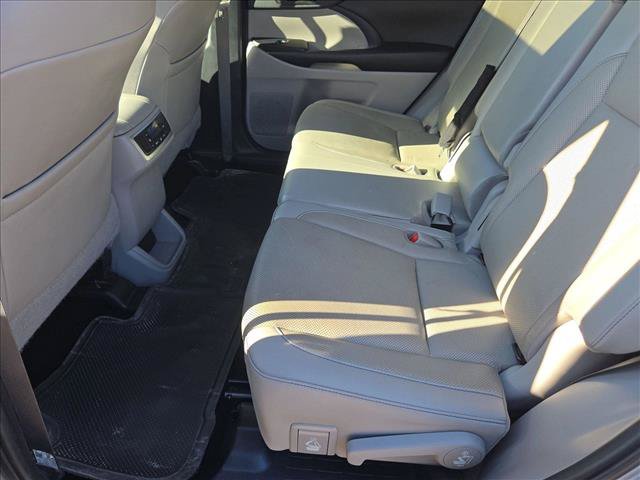 Used 2019 Toyota Highlander Limited FWD image 20