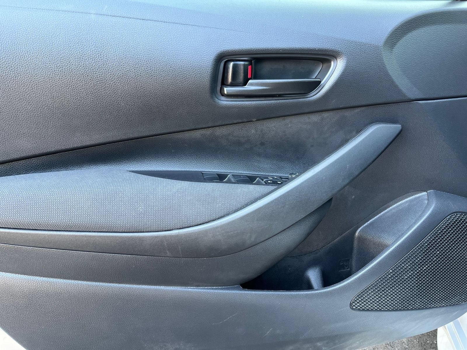 Used 2025 Toyota Corolla LE FWD image 18