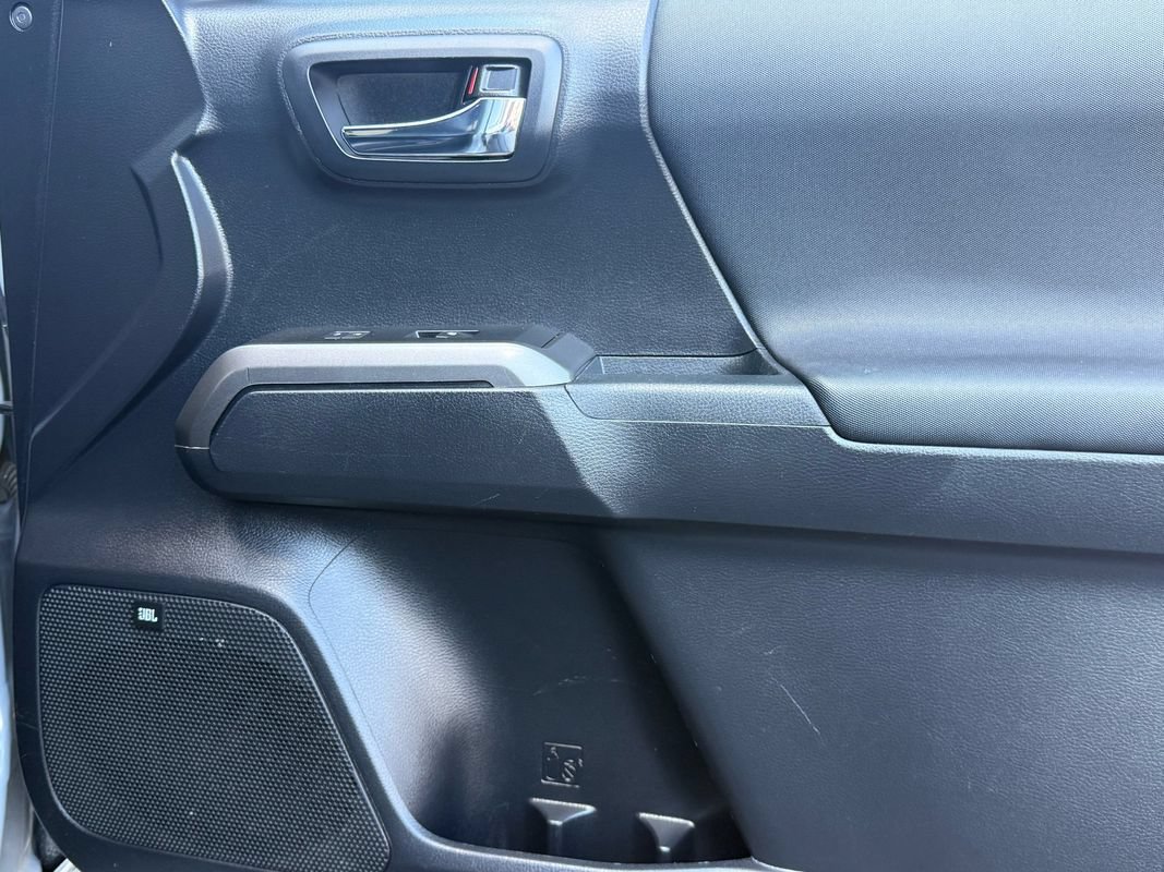 Used 2019 Toyota Tacoma TRD Sport AWD/4WD image 32