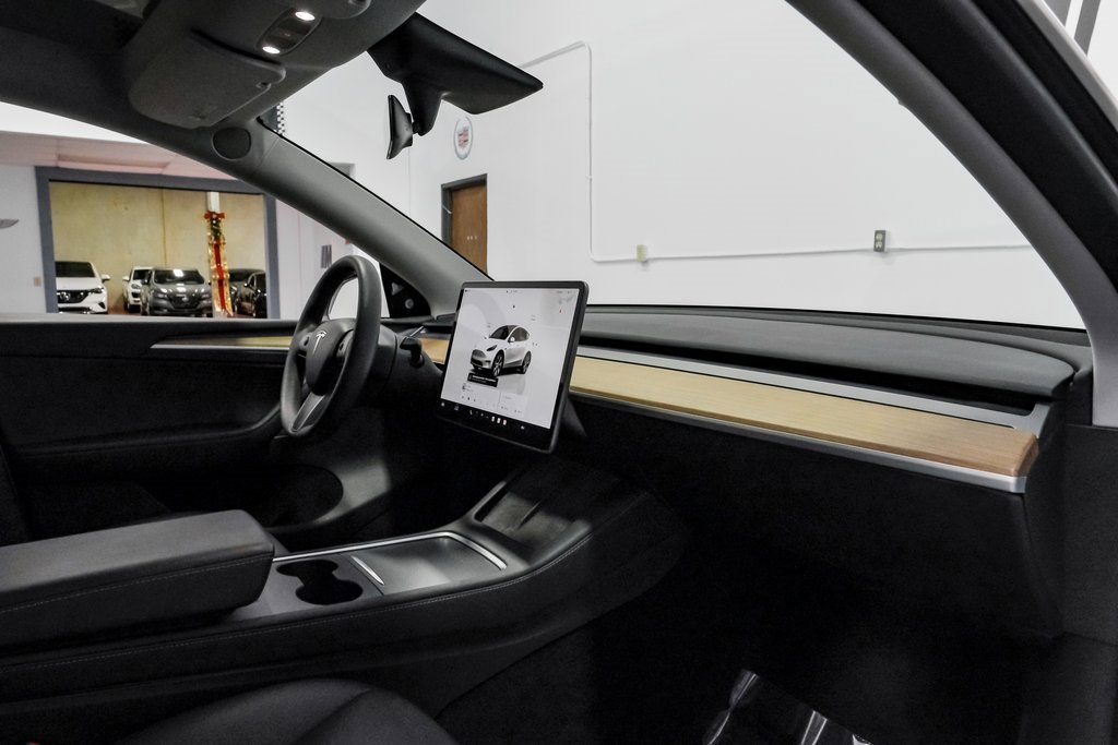 Used 2023 Tesla Model Y Long Range image 19