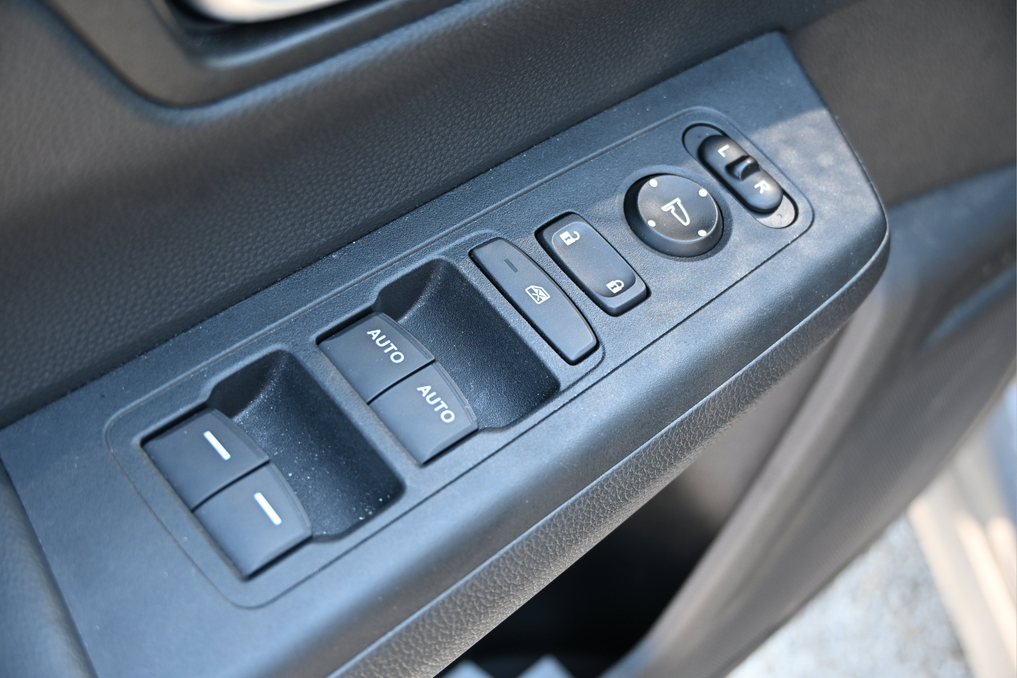 Used 2024 Honda CR-V EX image 18