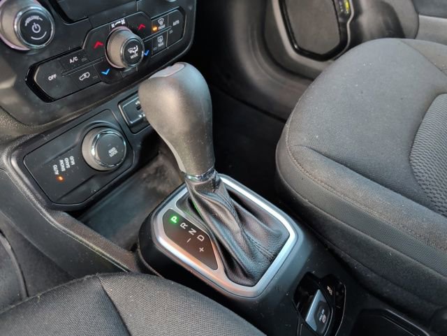 Used 2018 Jeep Renegade Altitude w/ UConnect 8.4 Nav Group image 35