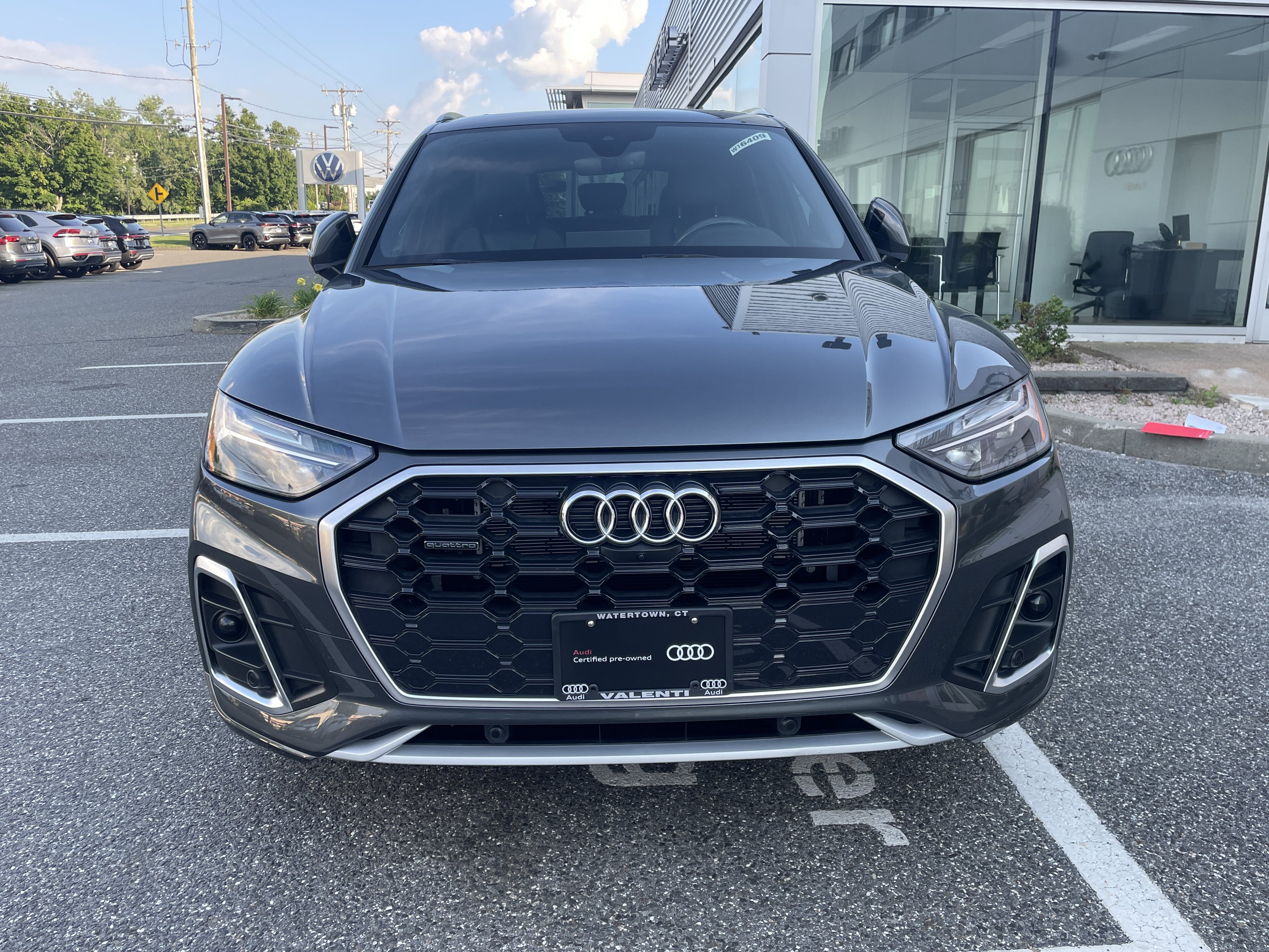 Certified 2022 Audi Q5 e Premium Plus w/ Premium Plus Package AWD/4WD image 2
