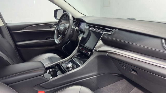 Used 2022 Jeep Grand Cherokee L Limited RWD image 12