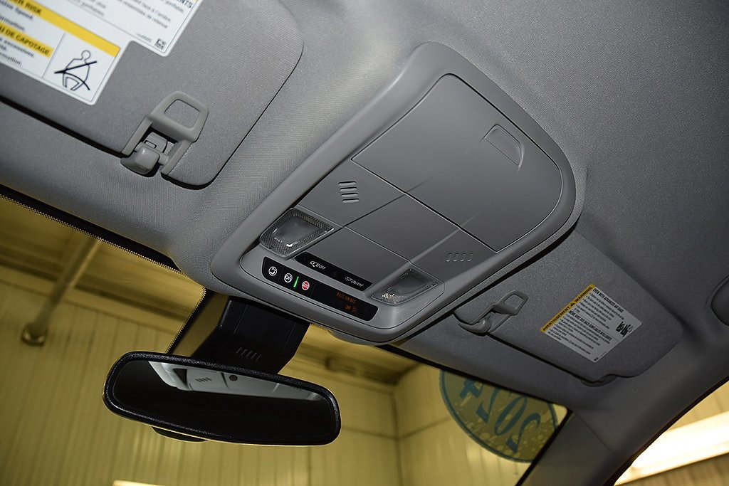 Used 2024 GMC Terrain SLE image 26