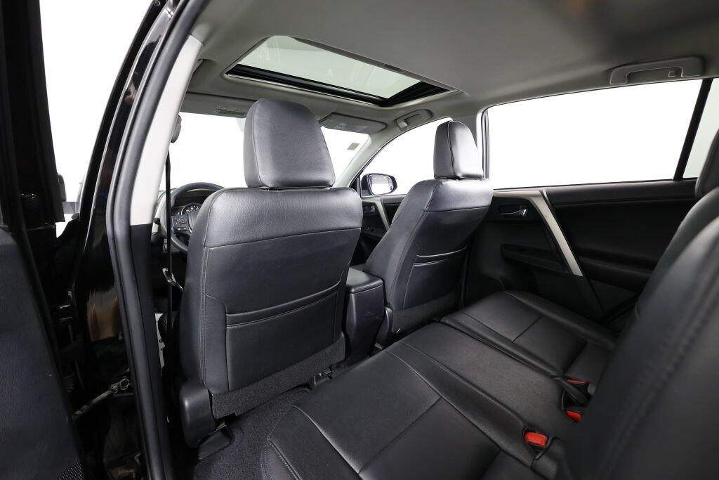 Used 2015 Toyota RAV4 XLE AWD/4WD image 14