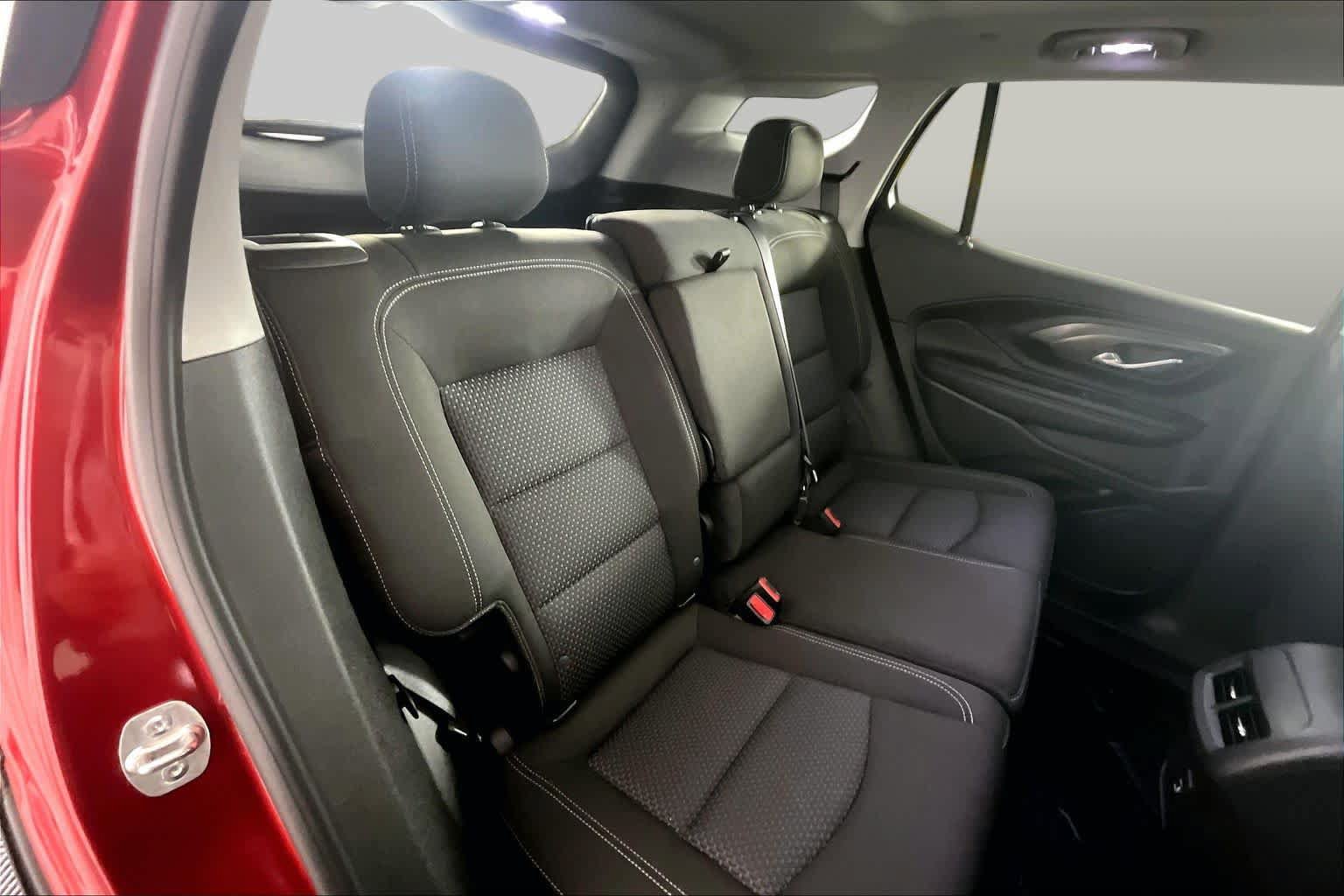 Used 2024 GMC Terrain SLE w/ Driver Convenience Package FWD image 20