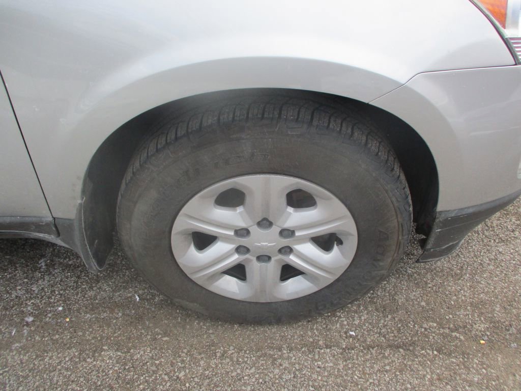 Used 2011 Chevrolet Traverse LS image 3