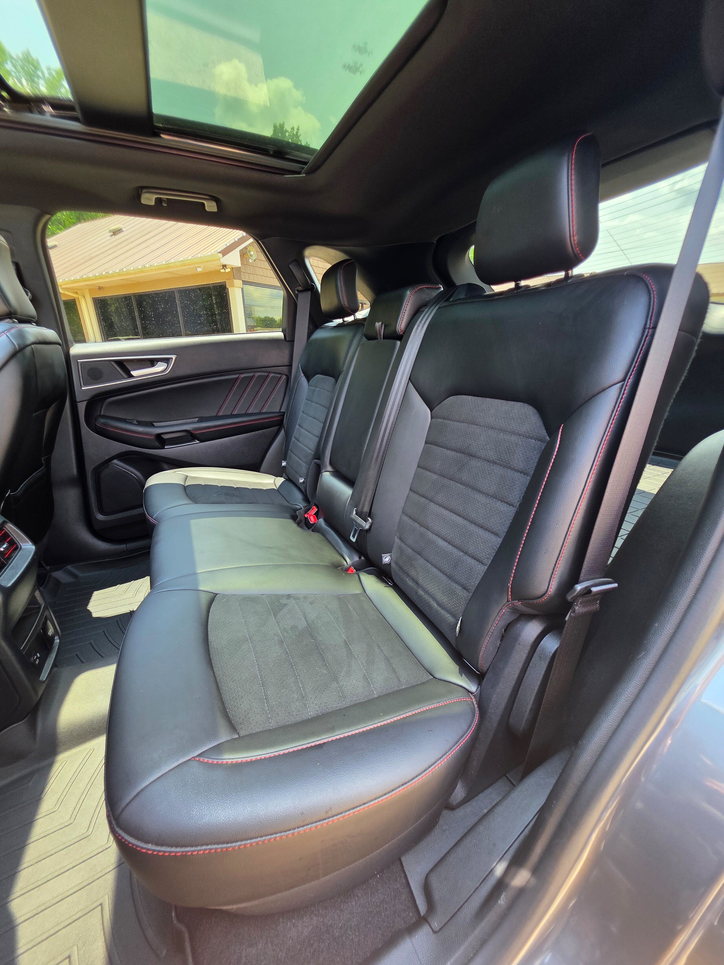 Used 2021 Ford Edge ST-Line FWD image 19