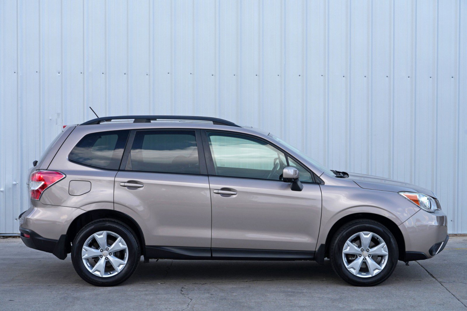Used 2015 Subaru Forester 2.5i Premium w/ All-Weather Package image 46