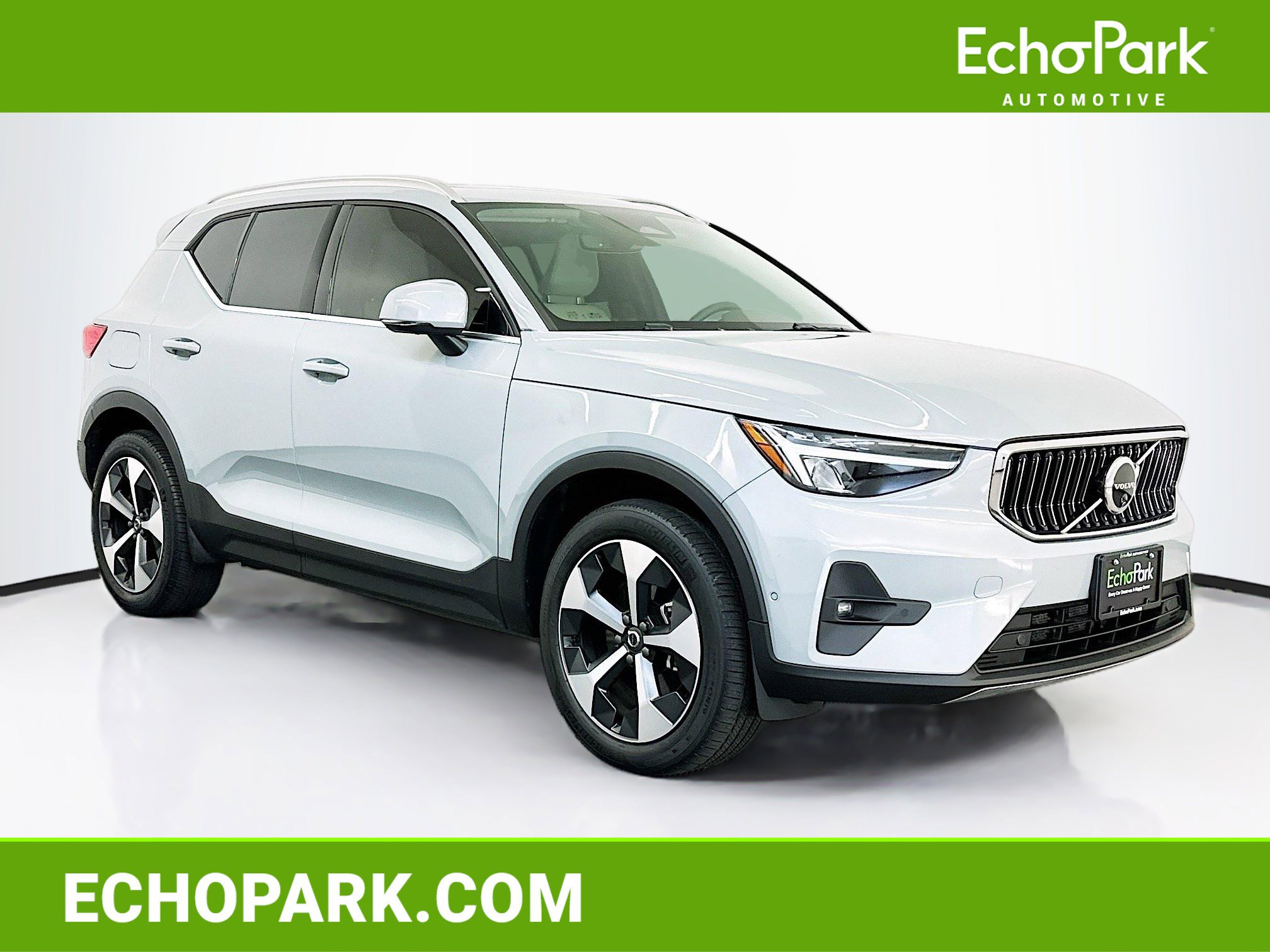 Used 2024 Volvo XC40 B5 Plus video 1