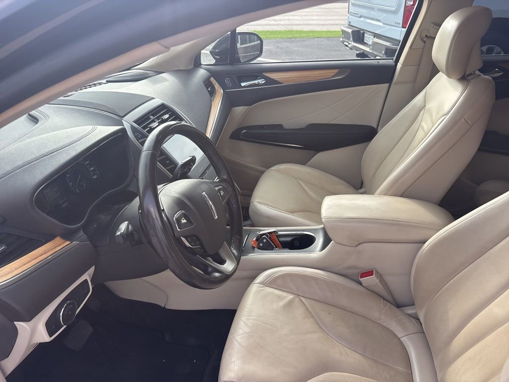 Used 2016 Lincoln MKC Select w/ Select Plus Package FWD image 6