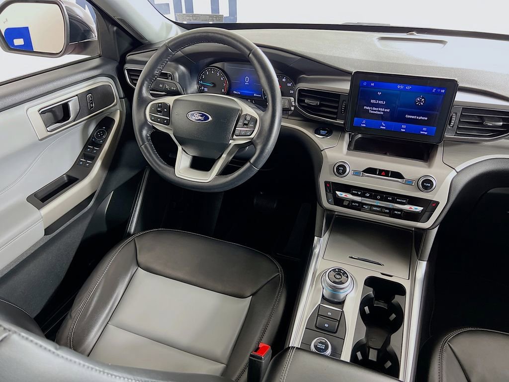 Used 2023 Ford Explorer XLT w/ Equipment Group 202A image 27