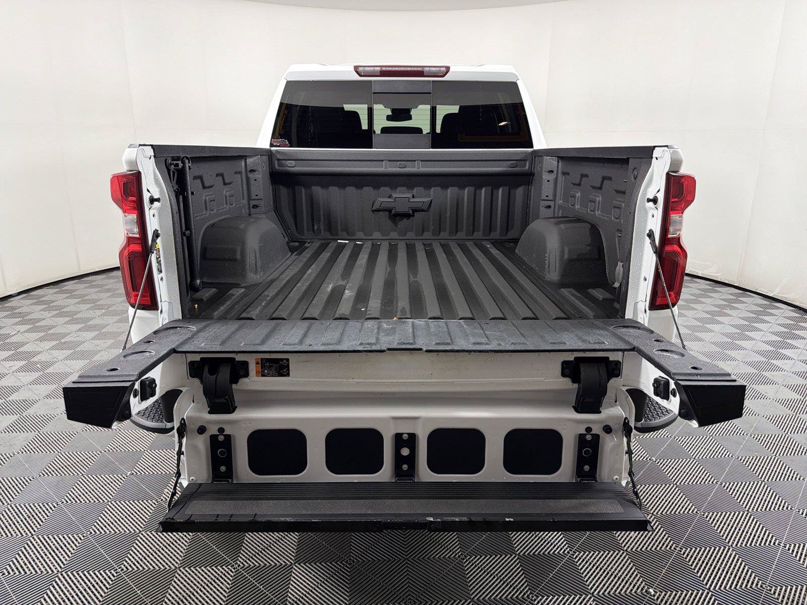 Certified 2024 Chevrolet Silverado 1500 RST w/ All Star Edition Plus AWD/4WD image 17